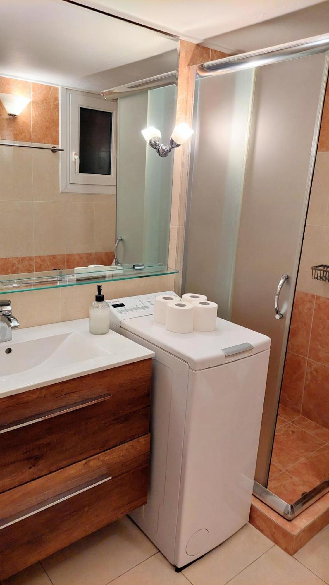 Lovely Apartment In Athens Center Exteriör bild